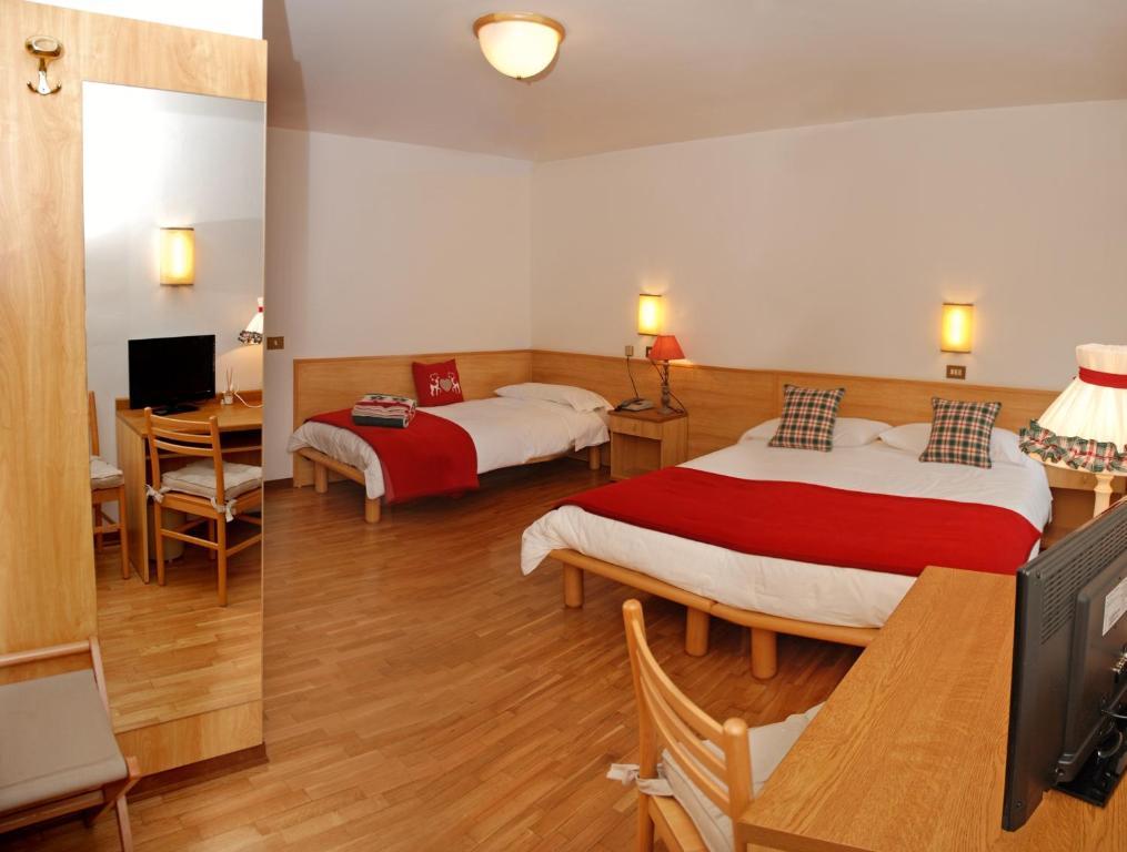 Albergo Centrale Santo Stefano Di Cadore Rom bilde